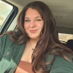 Meet your Posher, Elizabeth